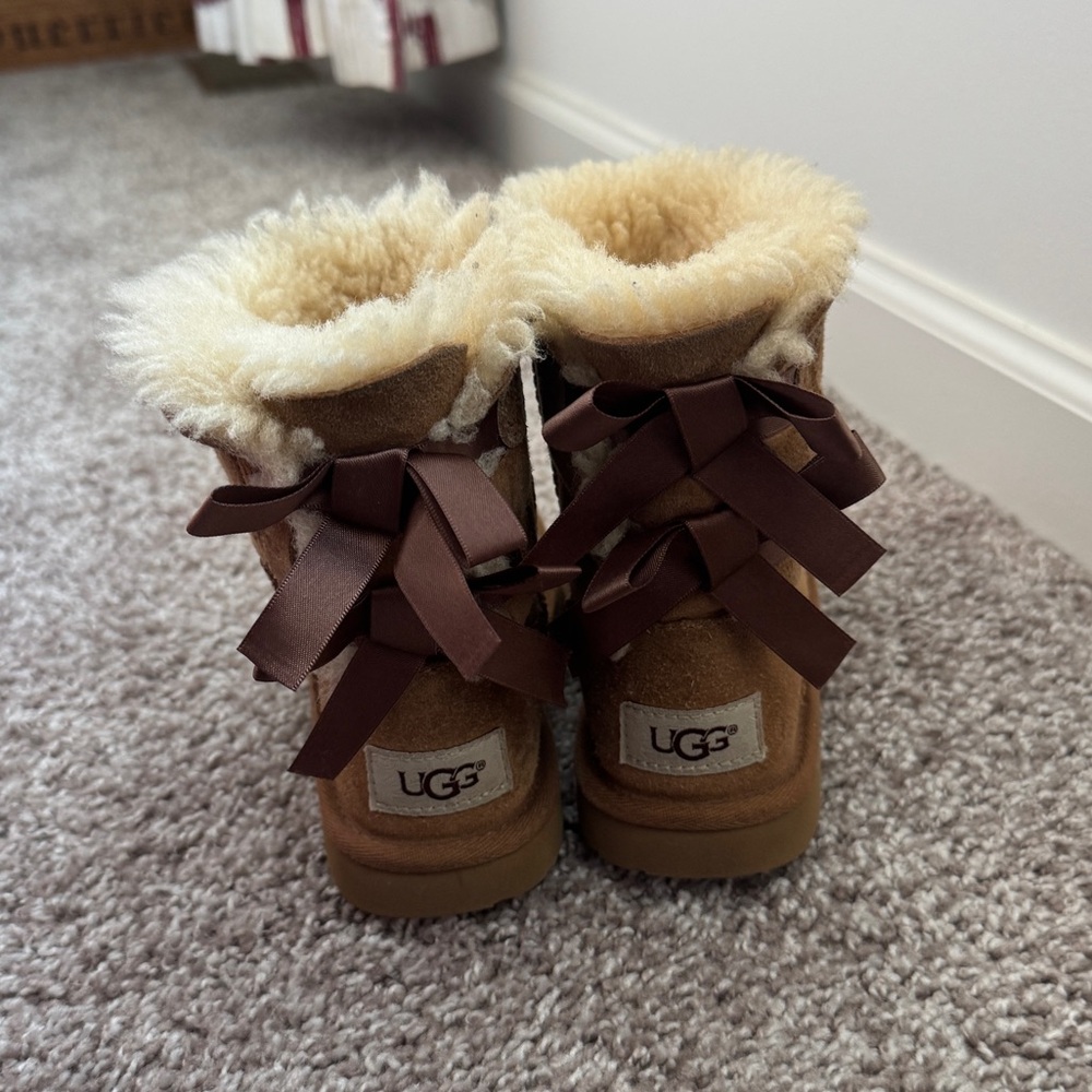 UGG Chestnut Brown Girls Bailey Bow
